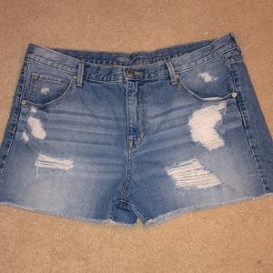 Mossimo distressed boyfriend Jean shorts